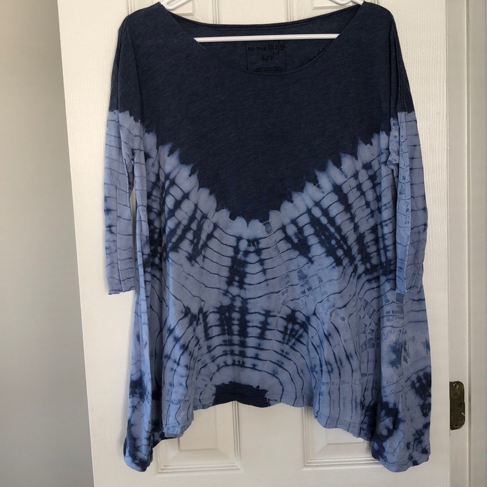 Free people blue tiedye quarter sleeve top. Size S